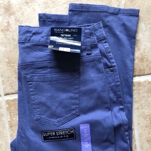 NWT Bandolino Periwinkle Slim Capri